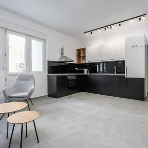 Relax In Piata Universitatii Apartment